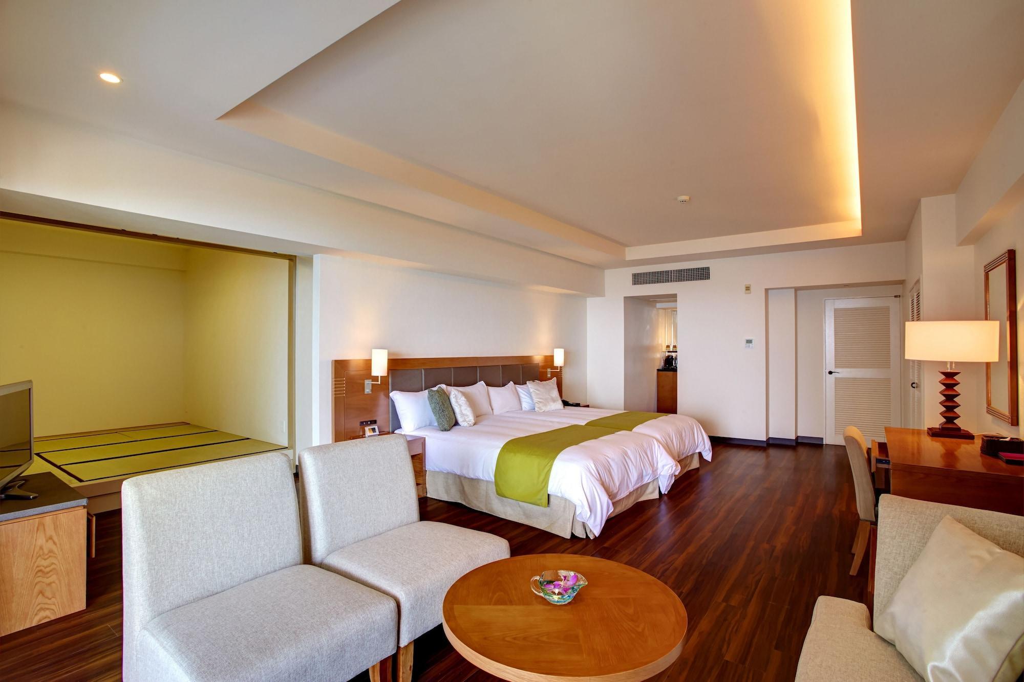 Hotel Mahaina Wellness Resorts Окинава Экстерьер фото